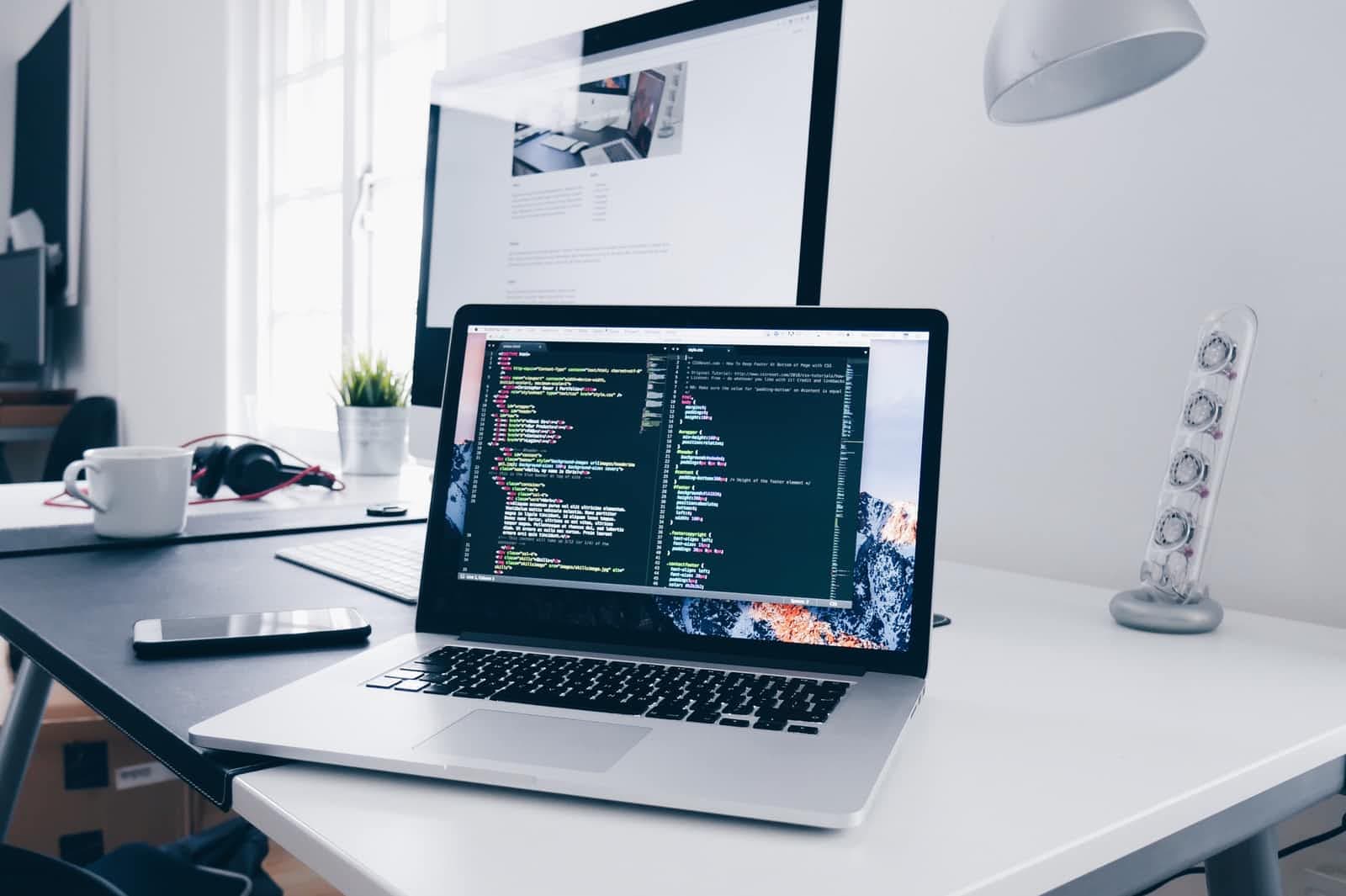 Apps in Django and starting with Views